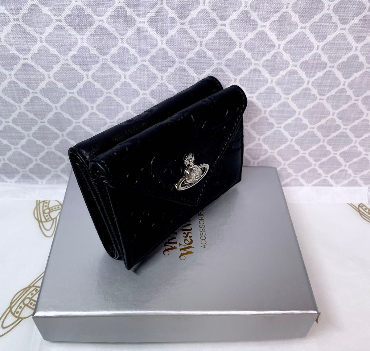 内柄も素敵 最新作】Vivienne Westwood 三折り財布 マット 黒｜Yahoo