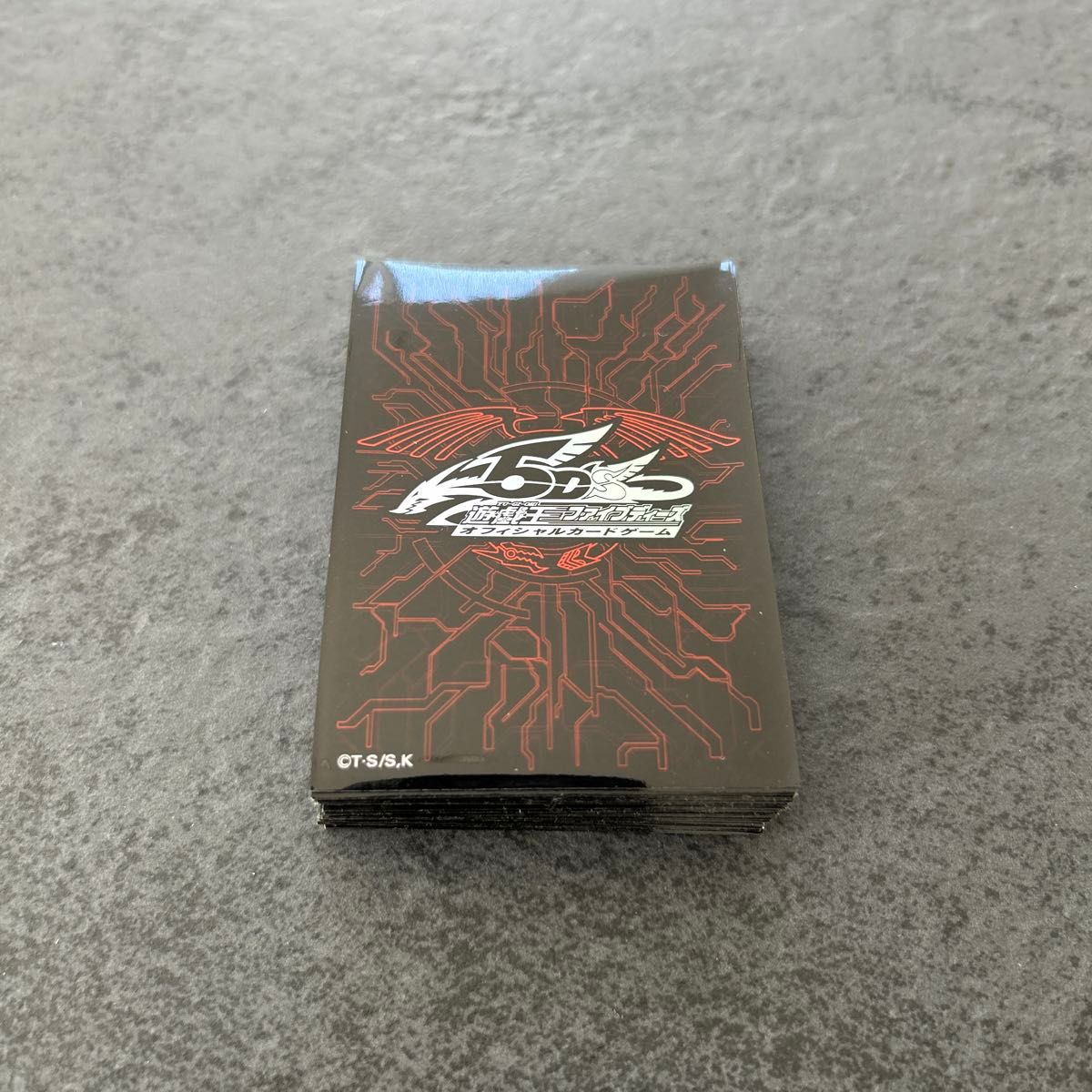 遊戯王5D's 竜の紋章 スリーブ 金 新品 未開封 遊戯王 竜の紋章