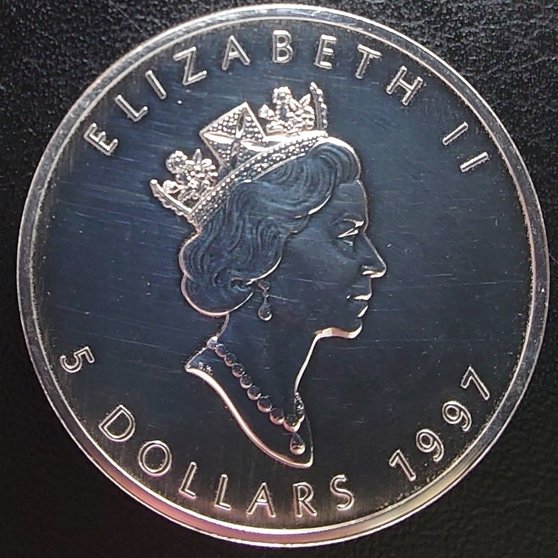 1997年 カナダ銀貨 5ドル メイプルリーフ1オンス銀貨 エリザベス第三