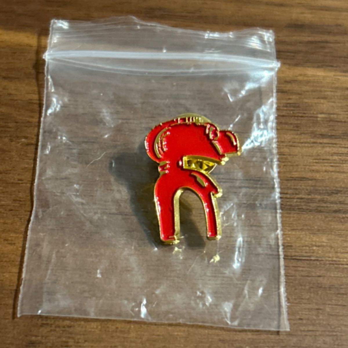 万博 ギニア館 ピンバッチ ギニアパビリオン ゴールド 新品未使用 万博