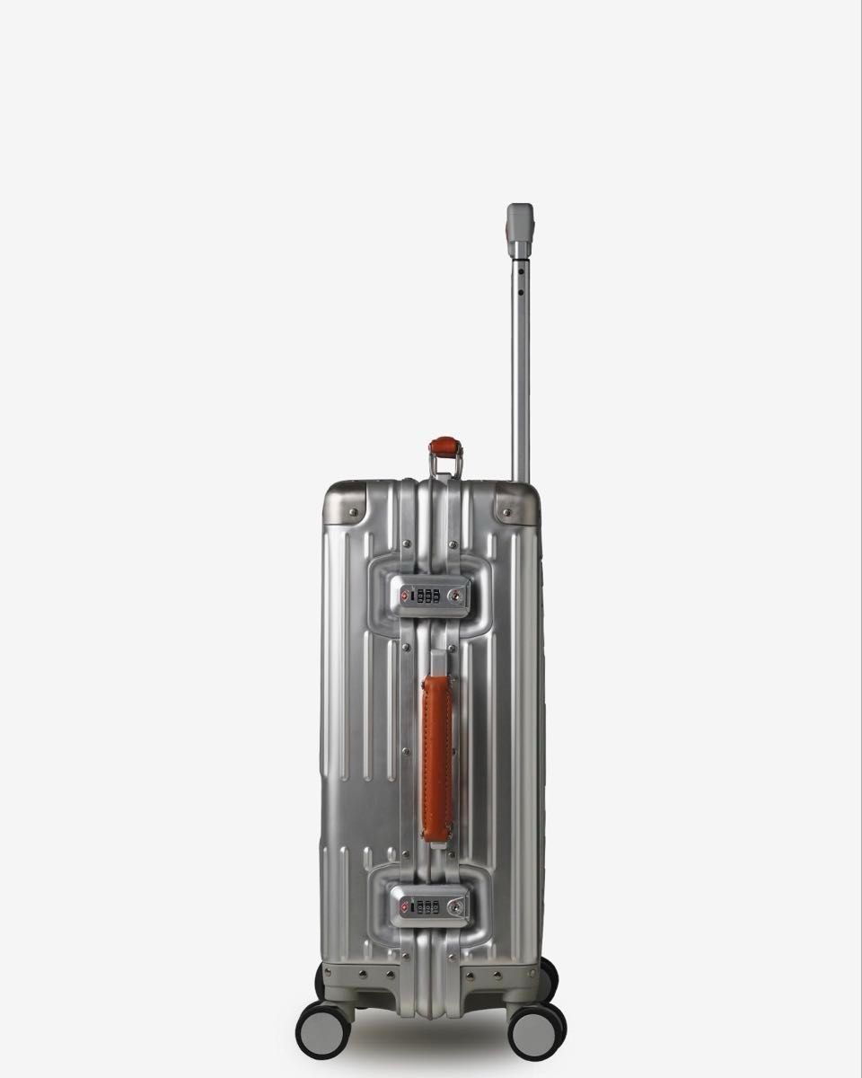 最新モデル】イノベーター アルミスーツケース Sterling Silver