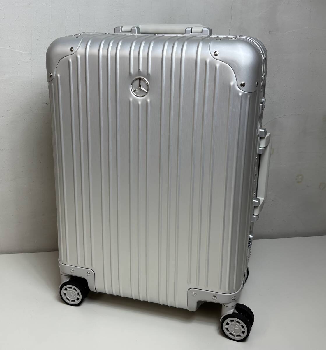 AMG メルセデス ベンツ オリジナル アルミ スーツケース キャリー