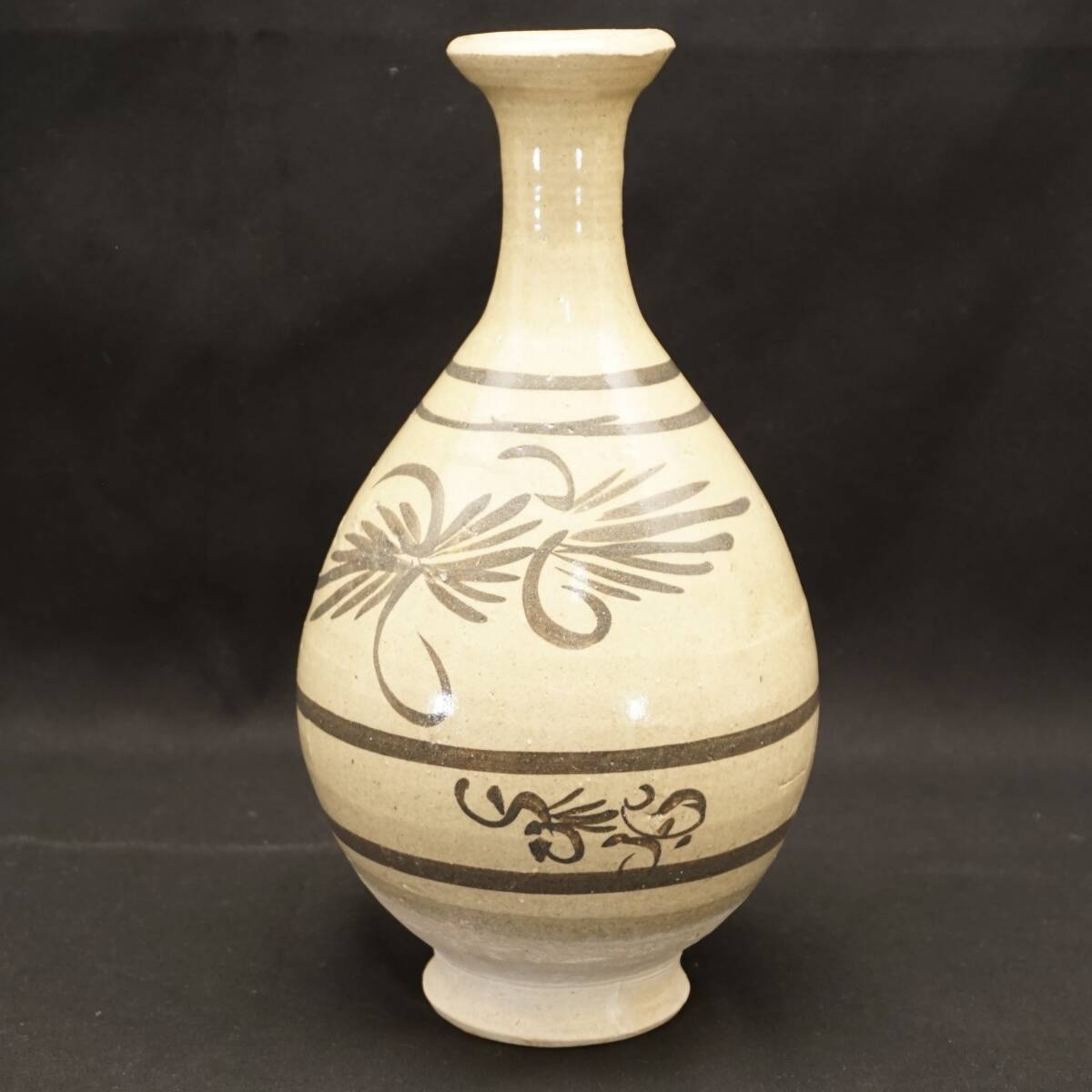 磁州窯 白地鉄絵飛雀草文徳利瓶 玉壺春形瓶