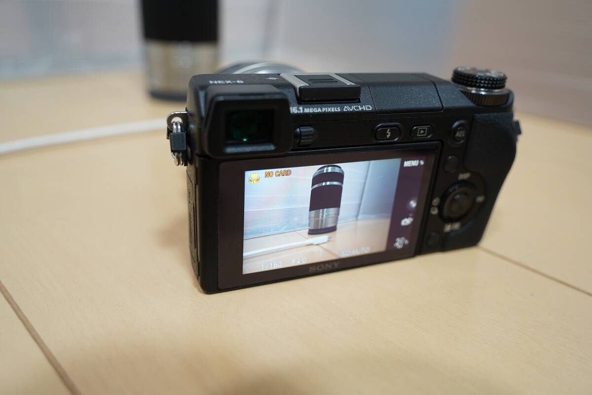 Sony 名機 NEX-6(中古)とダブルズームレンズキット(新品同様) Amazon