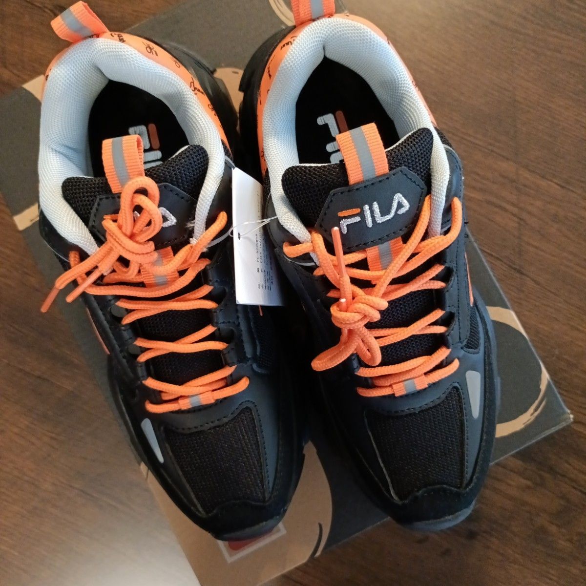限定】優里 FILA コラボスニーカー 第二弾 ブラック/オレンジ 23 5cm