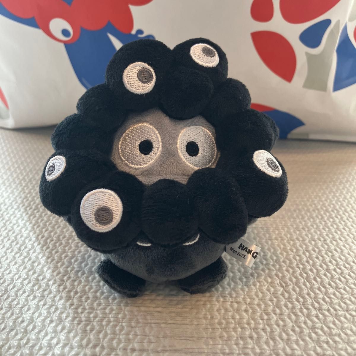 黒 サンリオ ミャクミャク ハンギョドン カラビナ 黒ミャクミャク