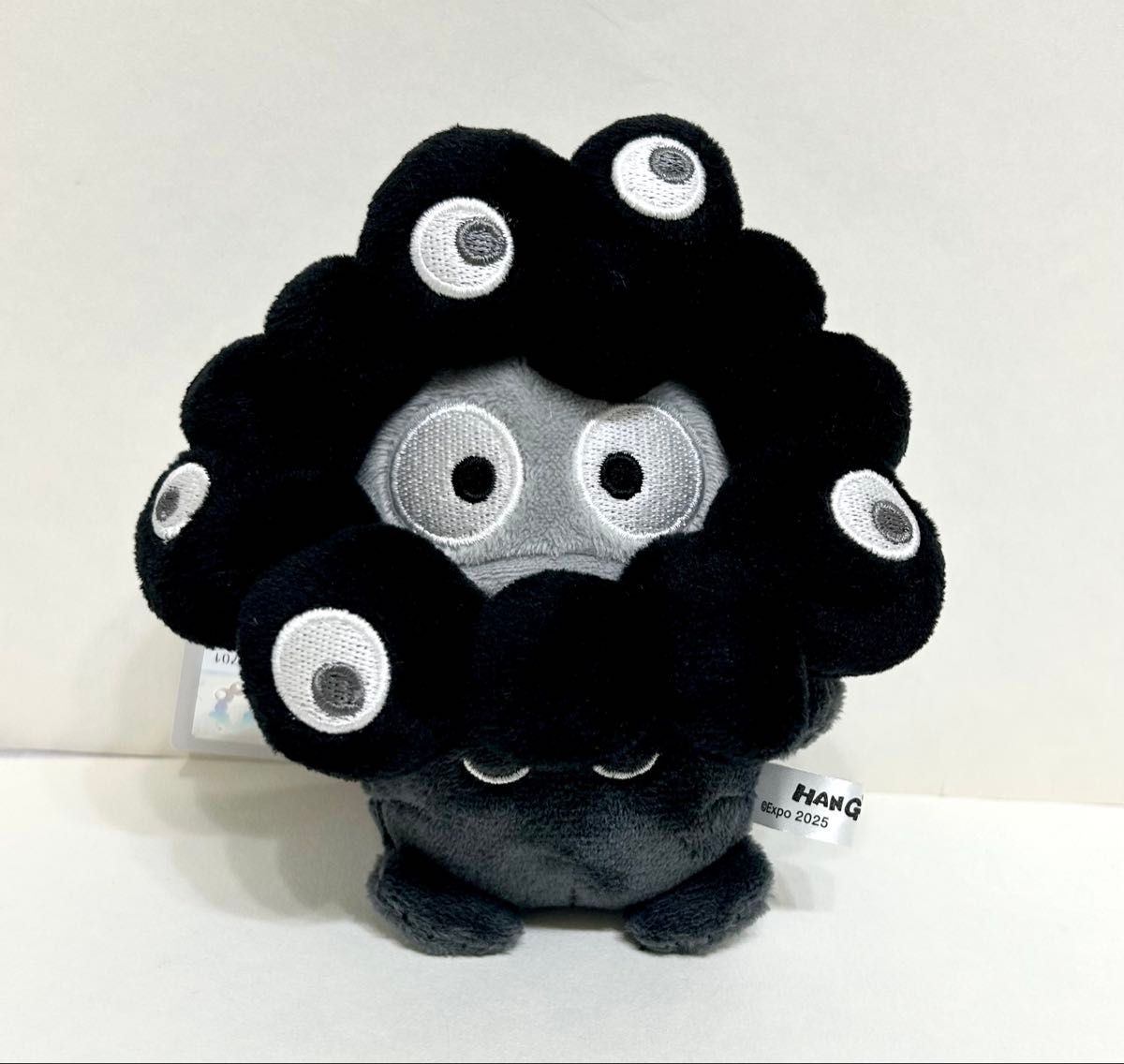 黒 サンリオ ミャクミャク ハンギョドン カラビナ 黒ミャクミャク