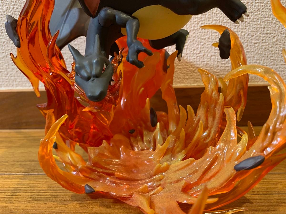 リザードン フィギュア 炎のエフェクト付き リザードン フィギュア 炎