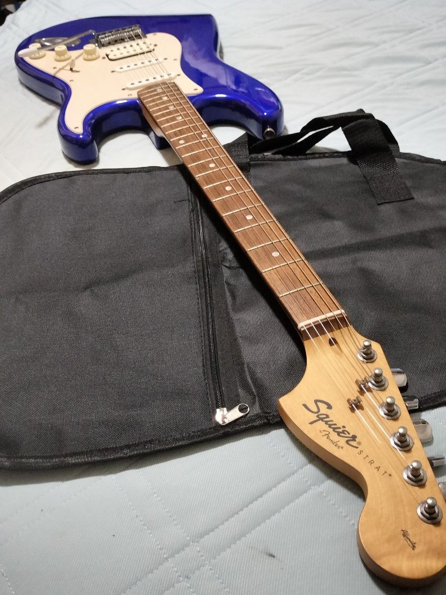 Squier スクワイヤー ストラトキャスター Affinity 青 ケース付 エレキ