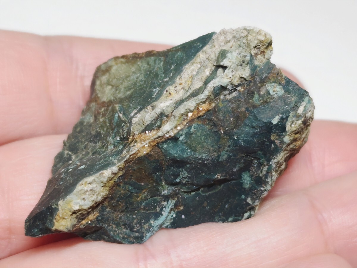 M-85 出雲石 190g 碧玉 瑪瑙 原石 鑑賞石 自然石 誕生石 鉱石 鉱物 M