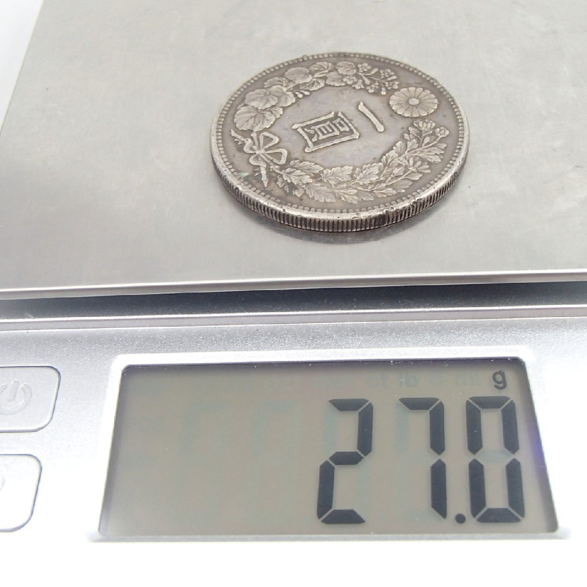 旧一圓銀貨 明治三年 約27g 古銭 一円銀貨 明治3年 約