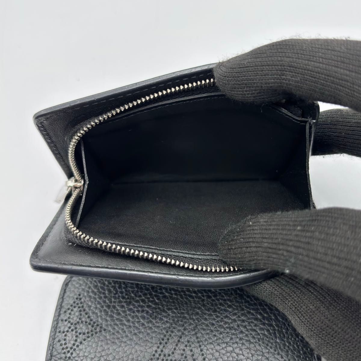 極美品 現行 LOUISVUITTON ルイヴィトン マヒナ イリスXS 三つ折り財布