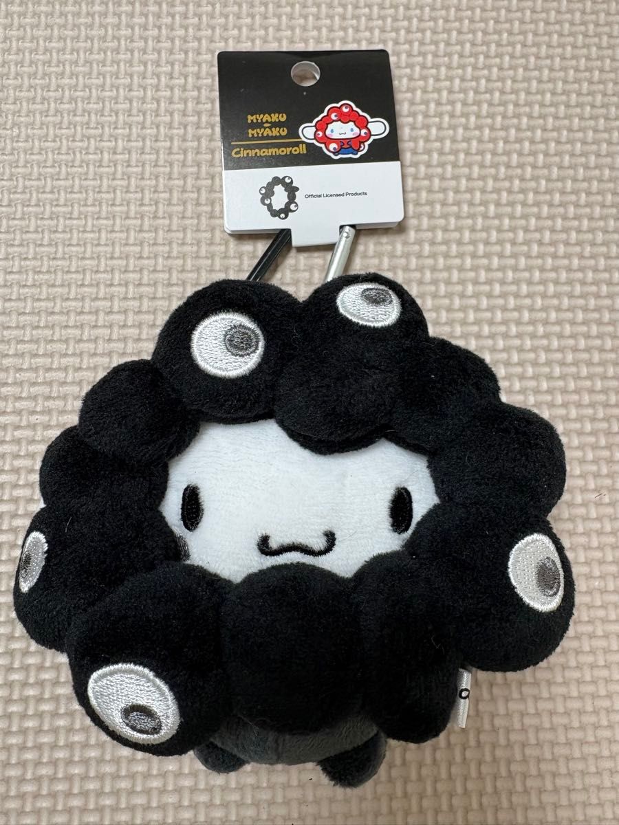 万博 黒 サンリオ ミャクミャク シナモン (シナモロール) カラビナ