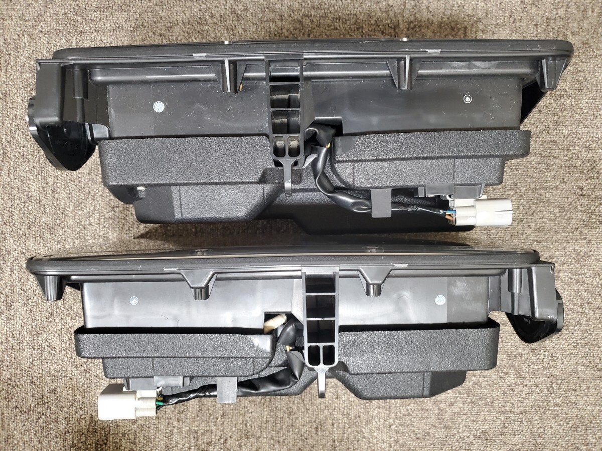 送料込/新車外し/日野/ヒノ/プロフィア/レンジャー純正テールランプ