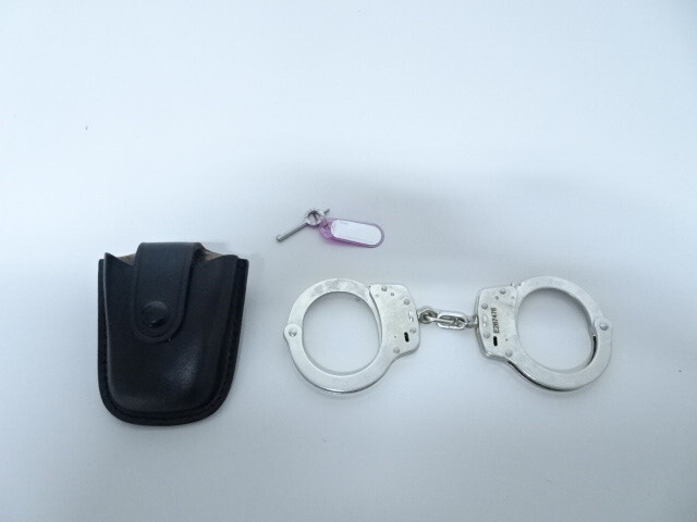 送料無料 S&W 手錠 購入 Smith & Wesson M100-1 MADE IN U.S.A. 本革製