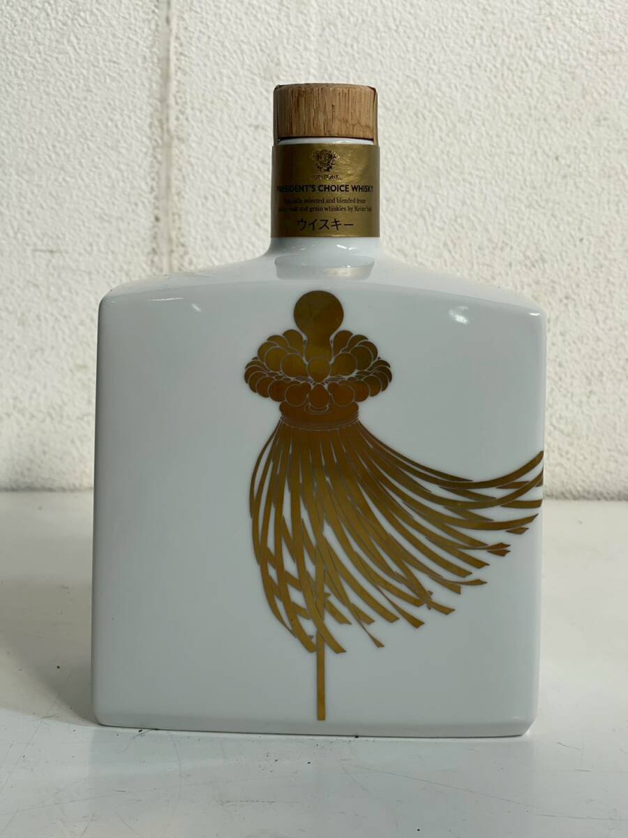 サントリーTHE WISKY 未開栓 陶器ボトル 750ml