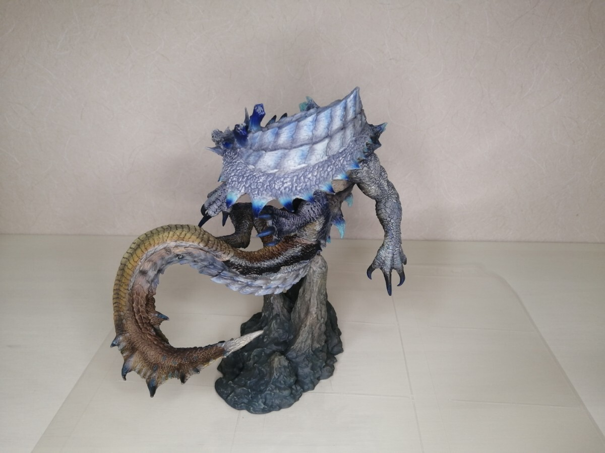 白海竜】ラギアクルス亜種 クリエイターズモデル モンスターハンター