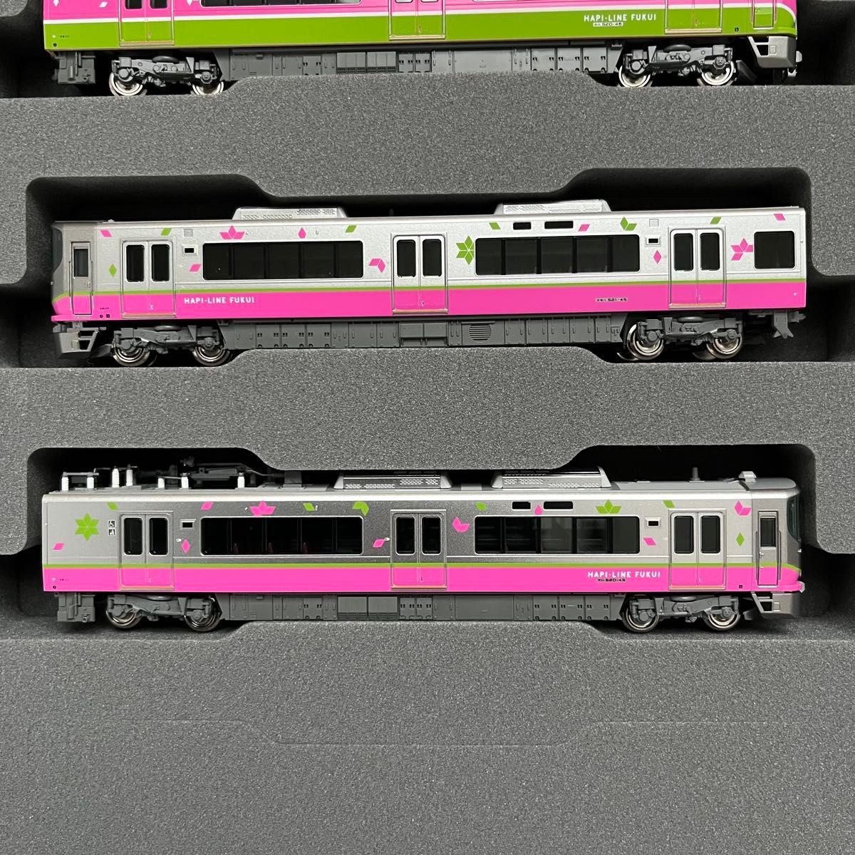 KATO 10-2014 ハピラインふくい521系(標準塗色+フルラッピング編成) 4