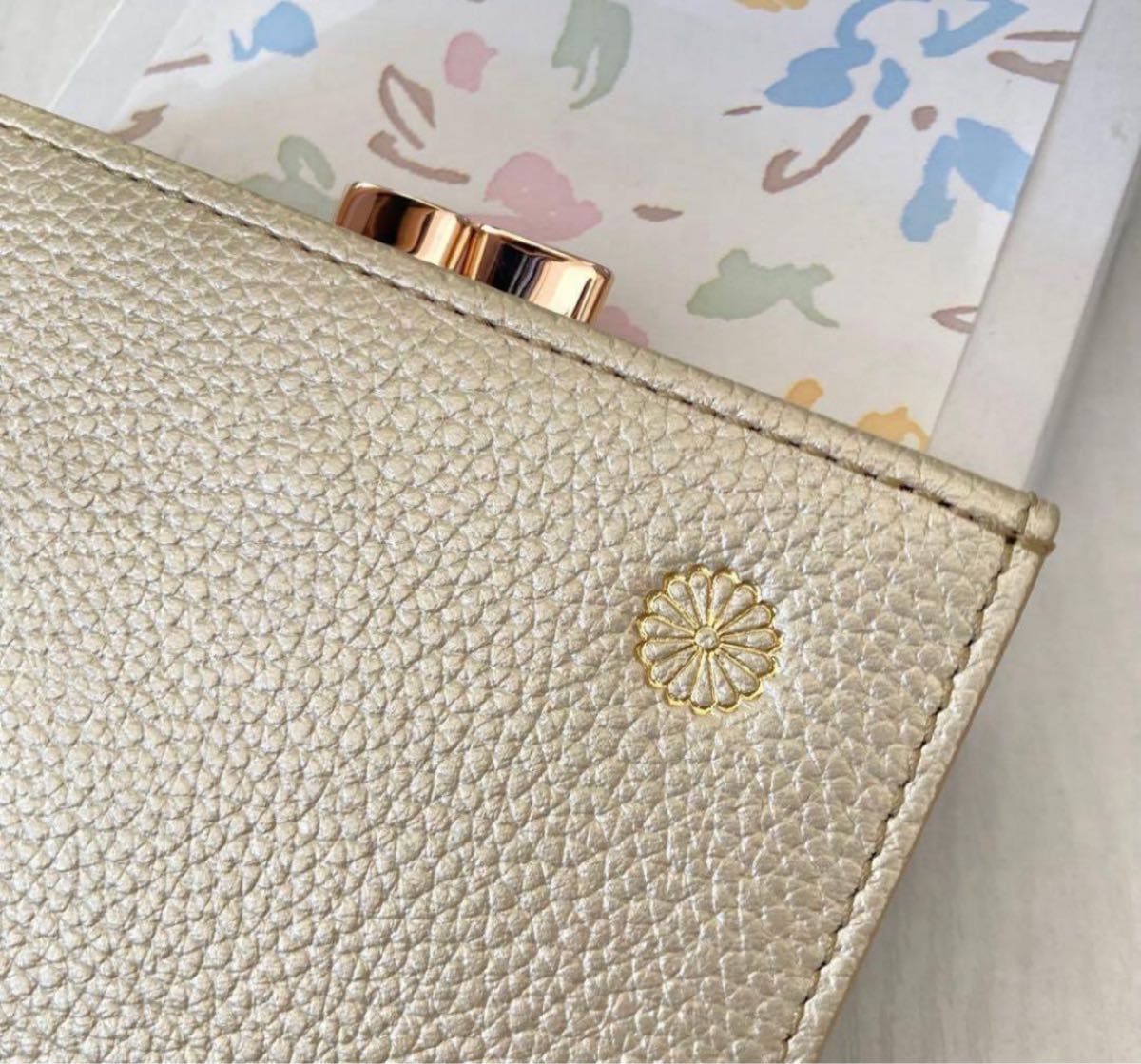 皇居限定】がま口財布/シャンパンゴールド/菊の御紋/牛革/お札入れと