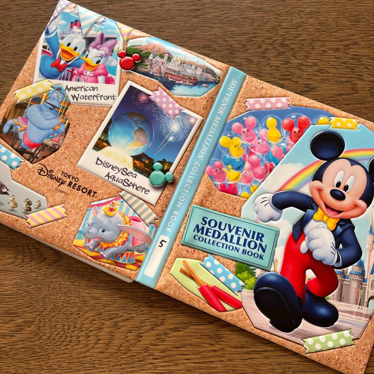 Disneyスーベニアメダル】ケース付 2022年10月〜2023年1月頃 園内限定