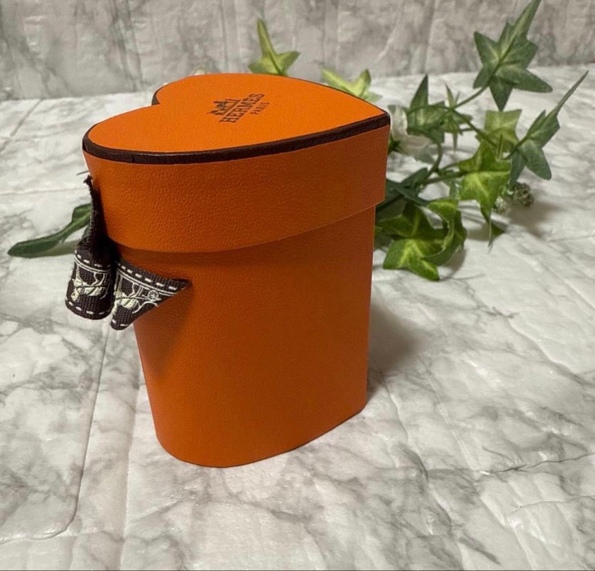 バレンタイン限定 ハート型ツイリーボックス（1個） エルメス HERMES