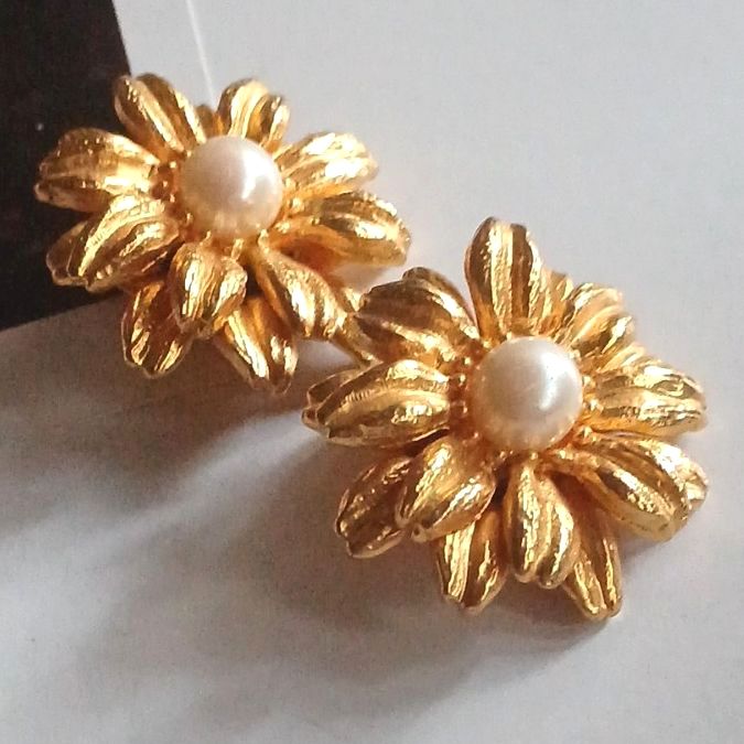 KENZO ケンゾー 2重 花びら イヤリング 美品 未使用 大ぶり パール風