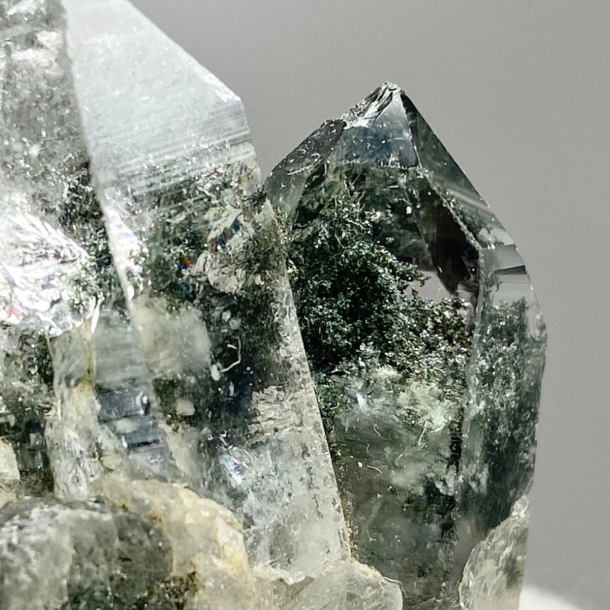 ガーデンクォーツ 水晶 クローライト 鉱物標本 原石 天然石 ストーン