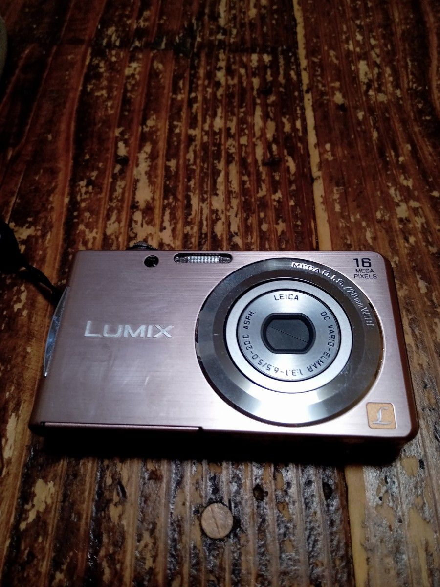 Panasonic LUMIX DMC-FH5 ピンクデジタルカメラ 充電器 バッテリ