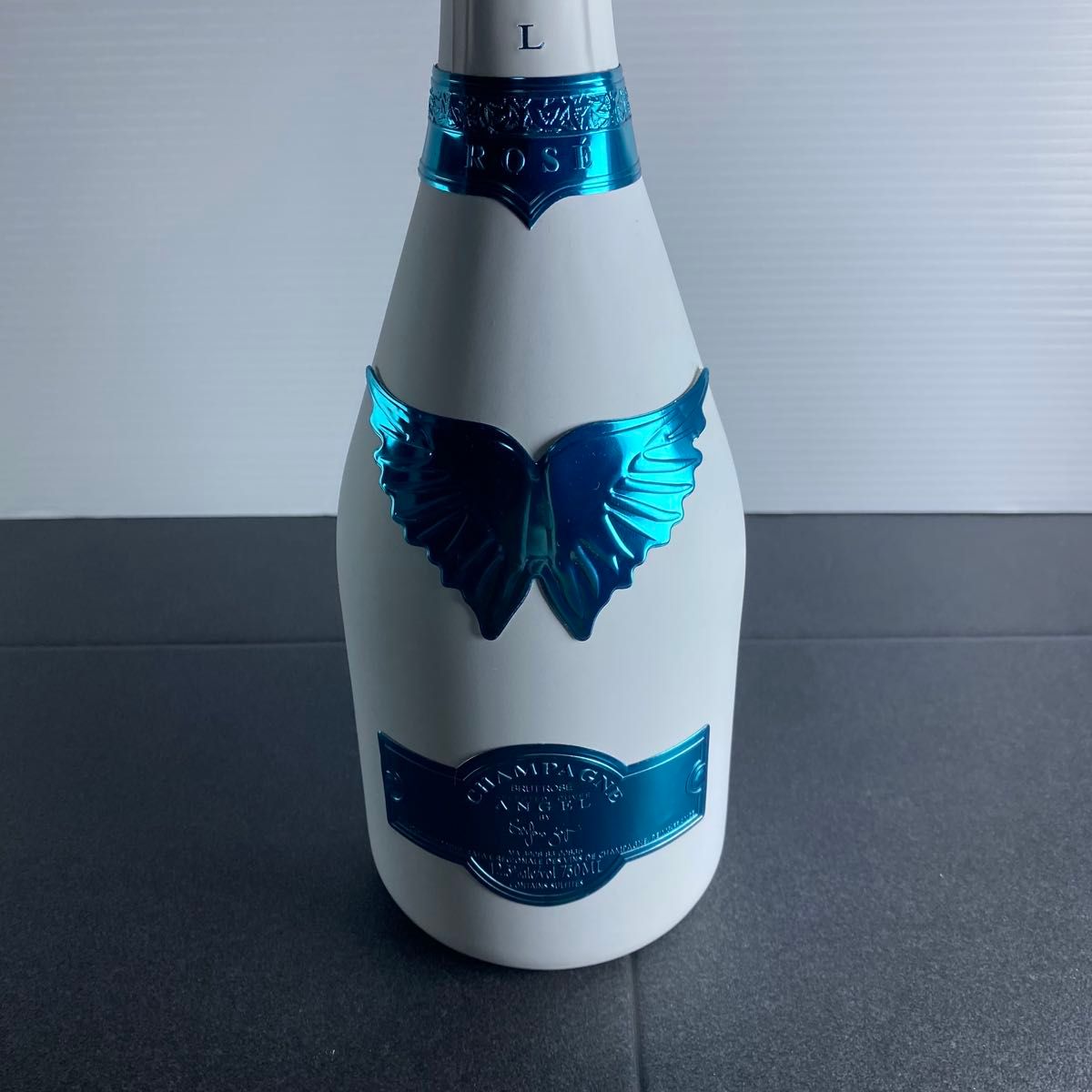 エンジェル シャンパン ホワイトデーエディション ロゼ ブルー ファー