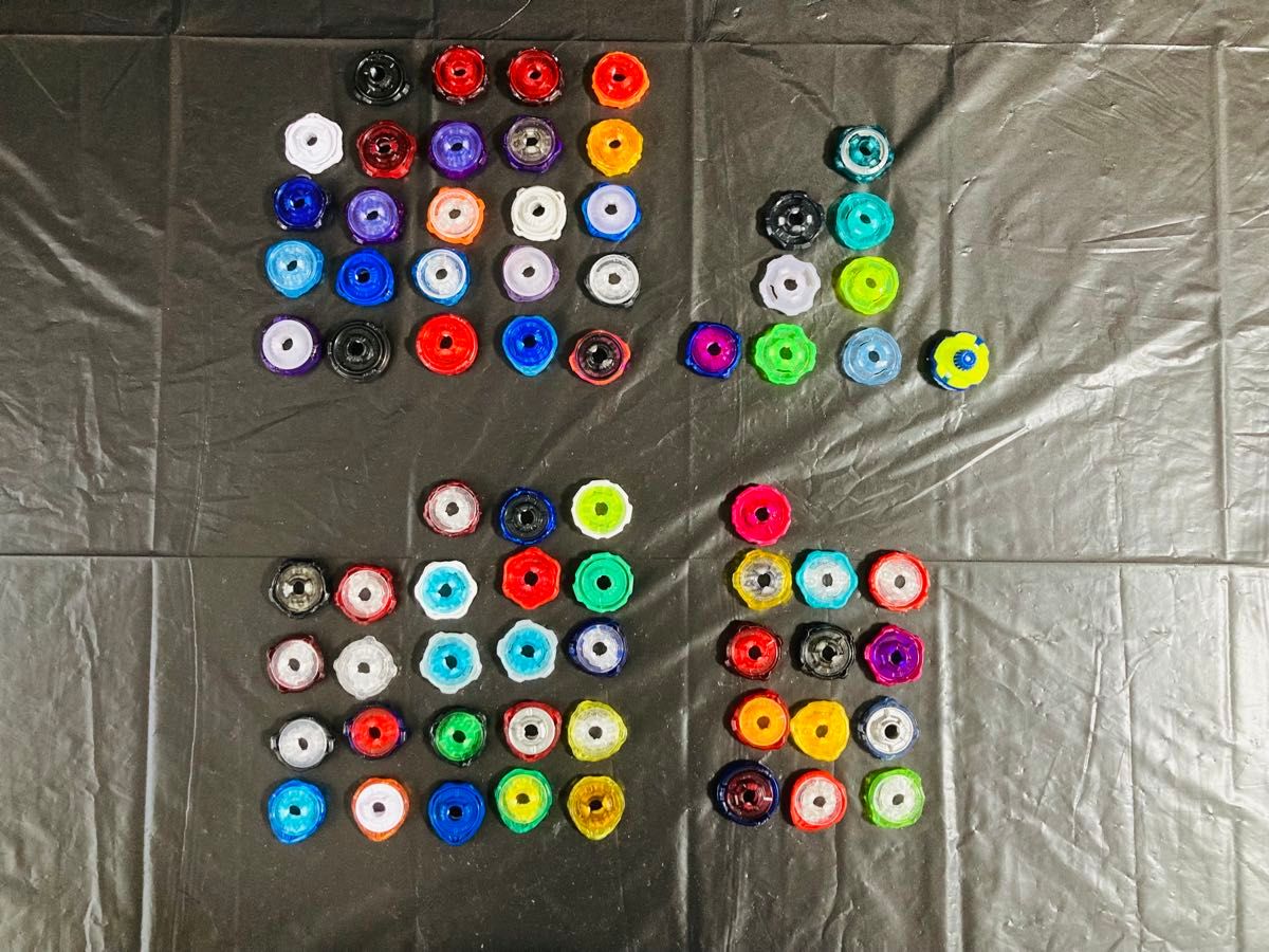 ベイブレードX 引退まとめ売り ブレードラチェット・ビット各70個以上