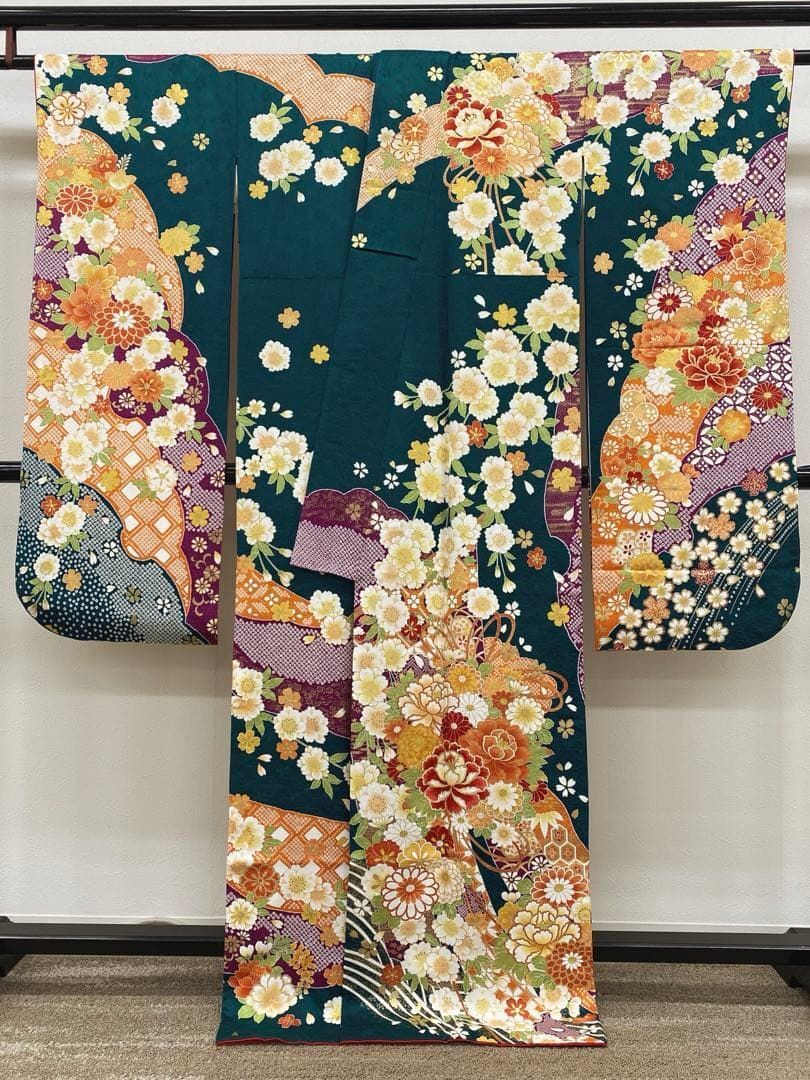振袖 豪華 金彩 金刺繍 紋意匠 身丈165cm 撥水加工済｜Yahoo!フリマ