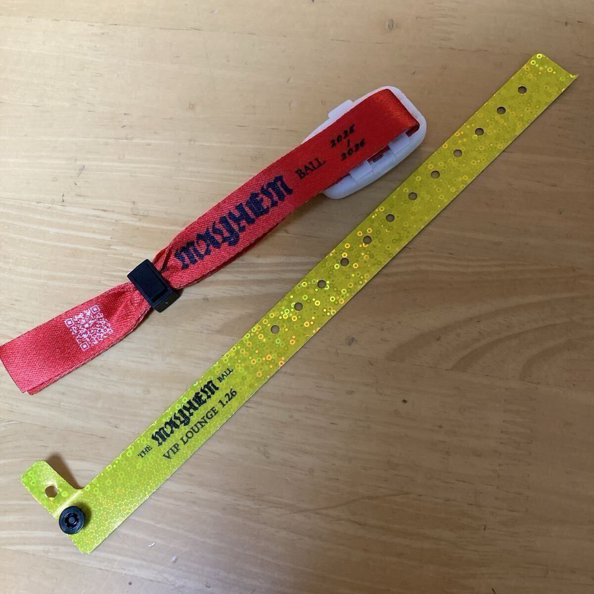 Lady Gaga VIP Gold 特典限定グッズフルセット7点とリストバンド2点