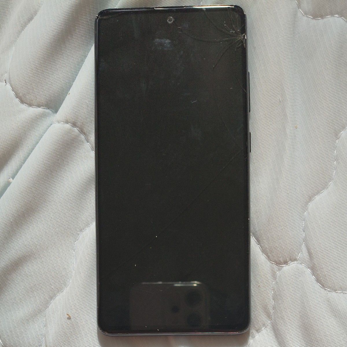 docomo Galaxy A51 5G ブラック 画面線キズ Galaxy A51 5G】割れて