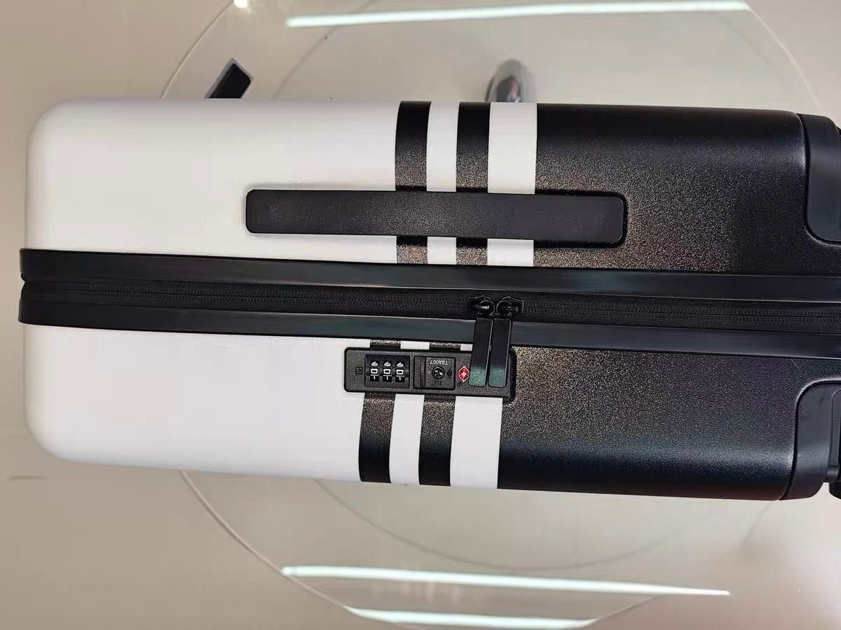 メルセデス・ベンツ 非売品 キャリーケース（スーツケース）59×38×26cm