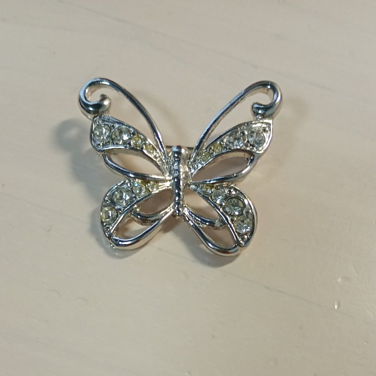 美品 ジバンシー バタフライブローチ 蝶々 ラインストーン 2連 希少 美