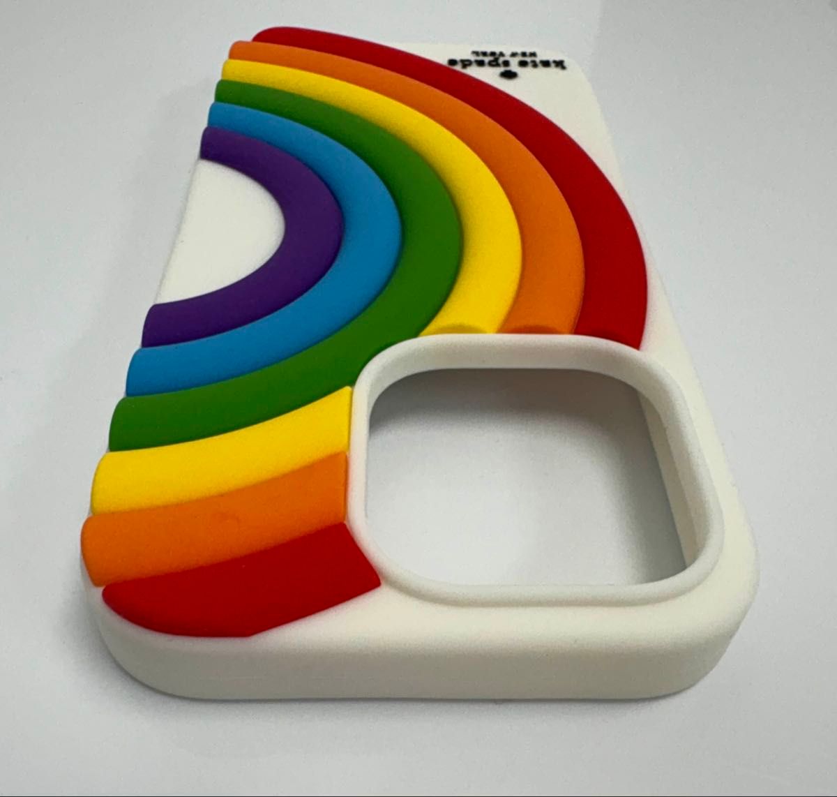 新品 ケイトスペードiPhone14Pro ケース 虹 レインボー｜Yahoo!フリマ