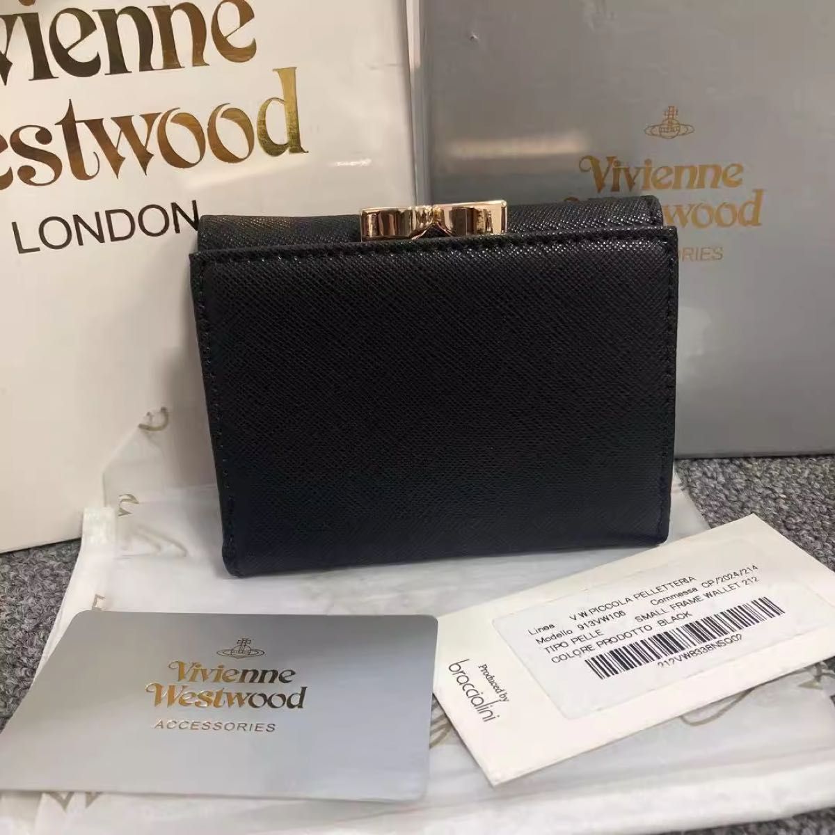 Vivienne Westwood ヴィヴィアン ブラック 三つ折り財布 金マーク