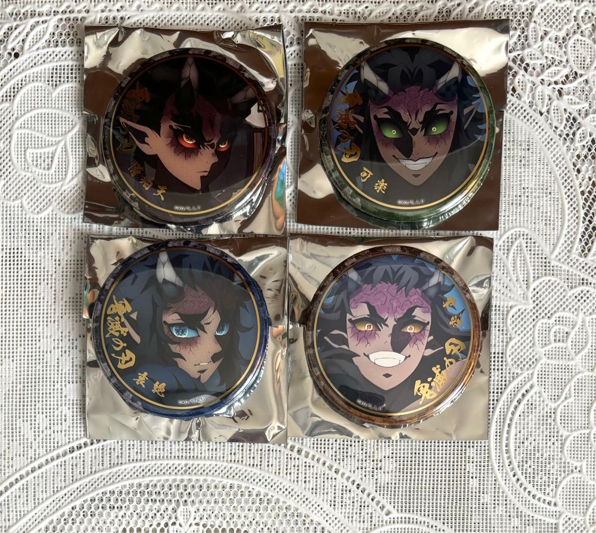 鬼滅の刃 刀鍛冶の里編 箔押し缶バッジ 哀絶 半天狗 鬼滅 カフェ