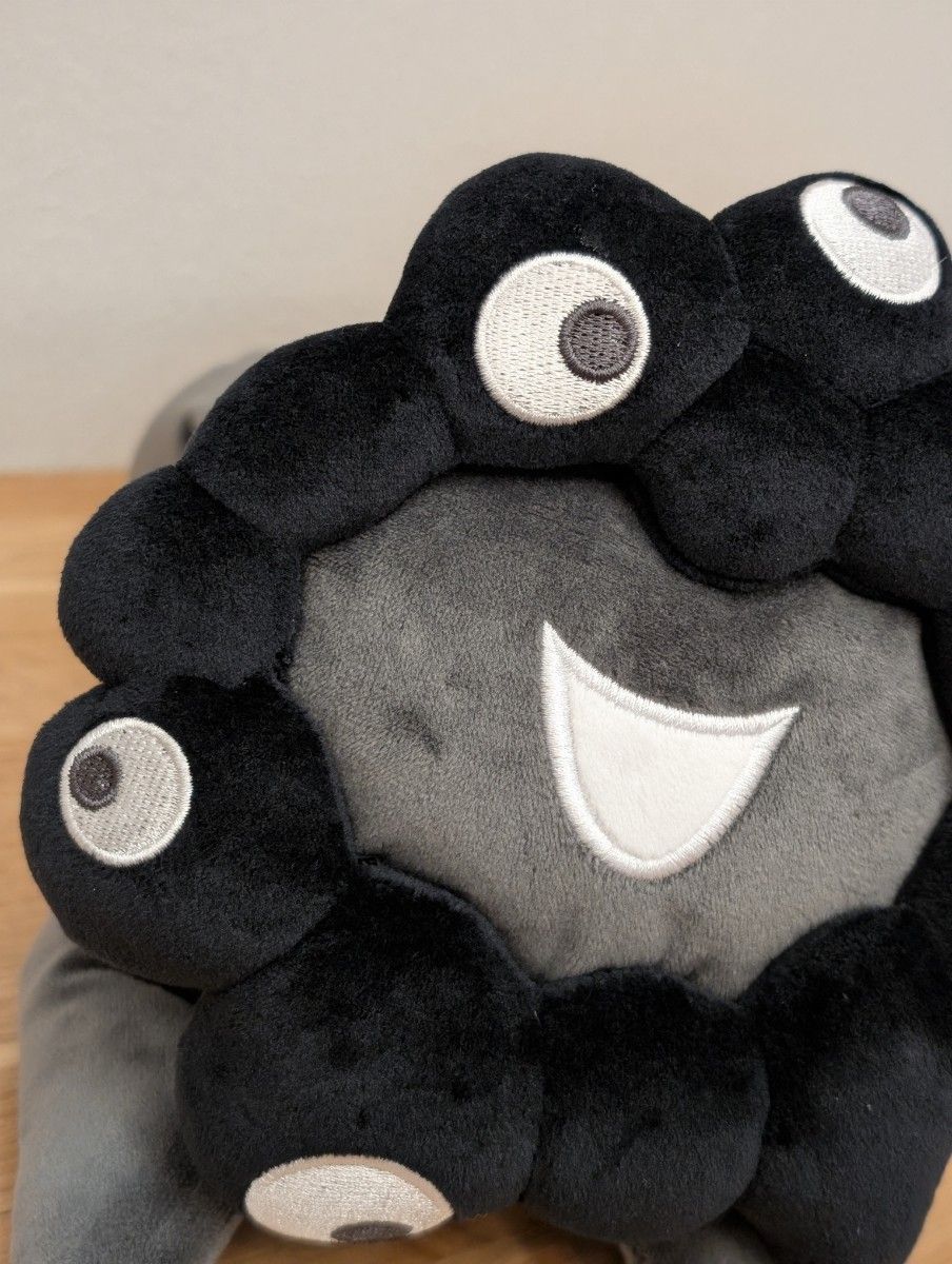 新品未使用】 黒ミャクミャク 這型ぬいぐるみ M 大阪関西万博 EXPO2025