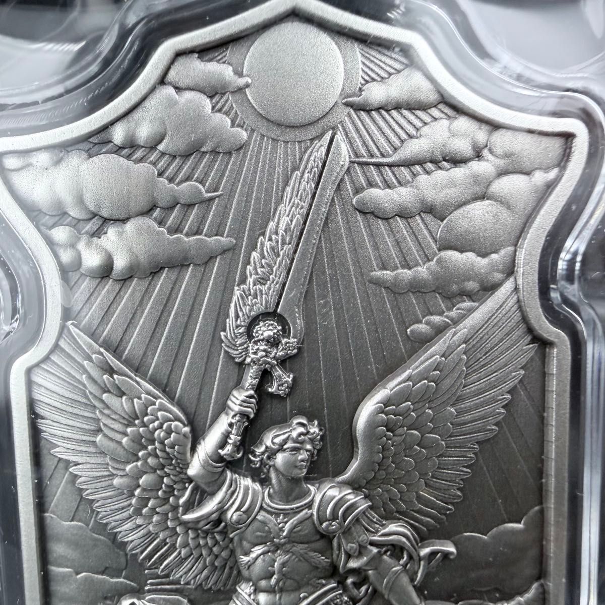 銀貨 聖ウリエルの盾 ハイレリーフ アンティーク 立体古風仕上げ 2