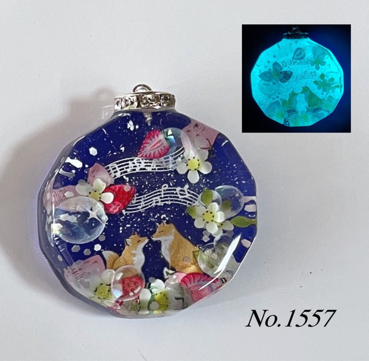 レジン/親子キツネといちごのメロディ 蓄光 オルゴナイトネックレス