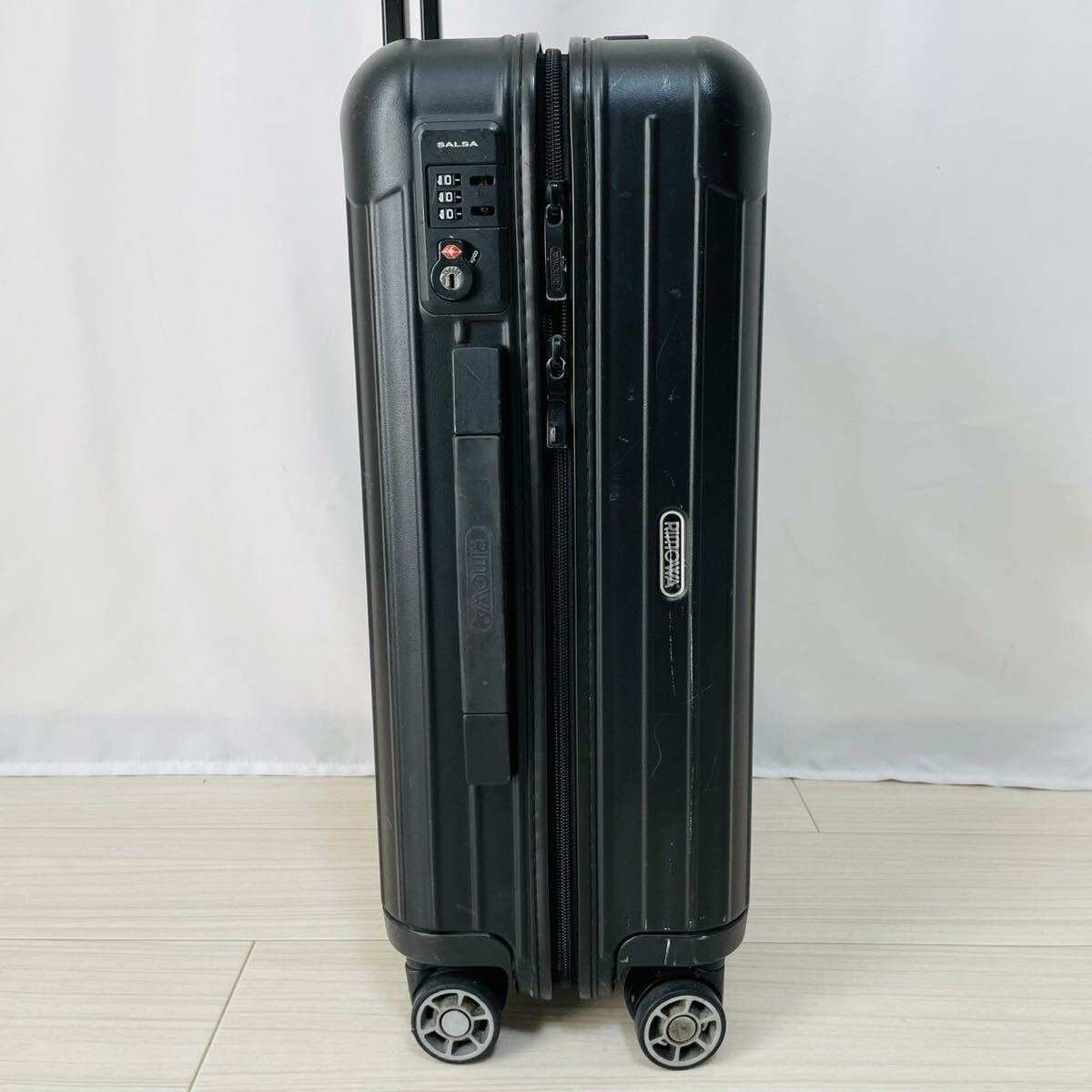美品 リモワ サルサ 35L 4輪 マットブラック 機内持込 TSA RIMOWA
