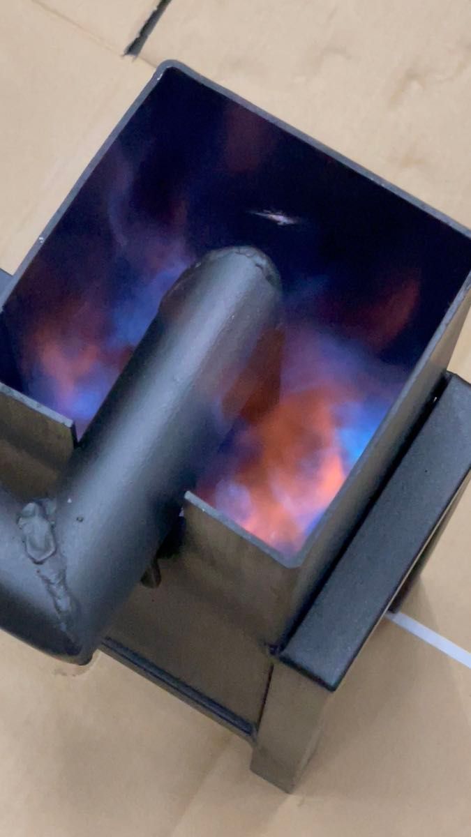 廃油ストーブ 究極のアウトドア体験を 高品質・高効率 ロケット