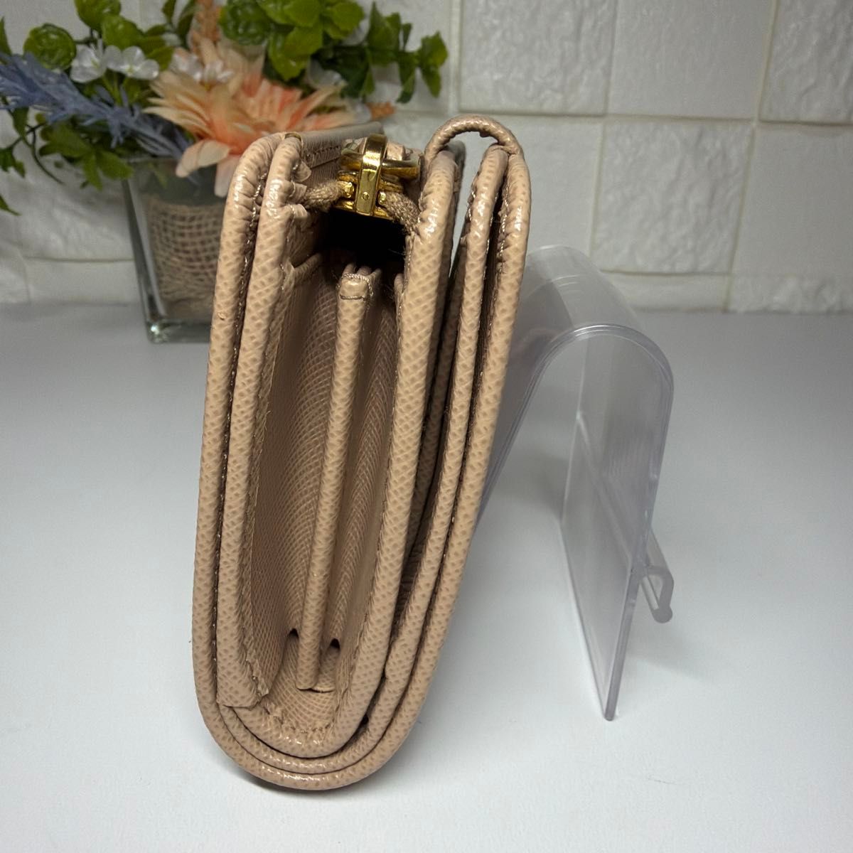 超美品 PRADA 二つ折り財布 サフィアーノ レザー ベージュ 1ML018