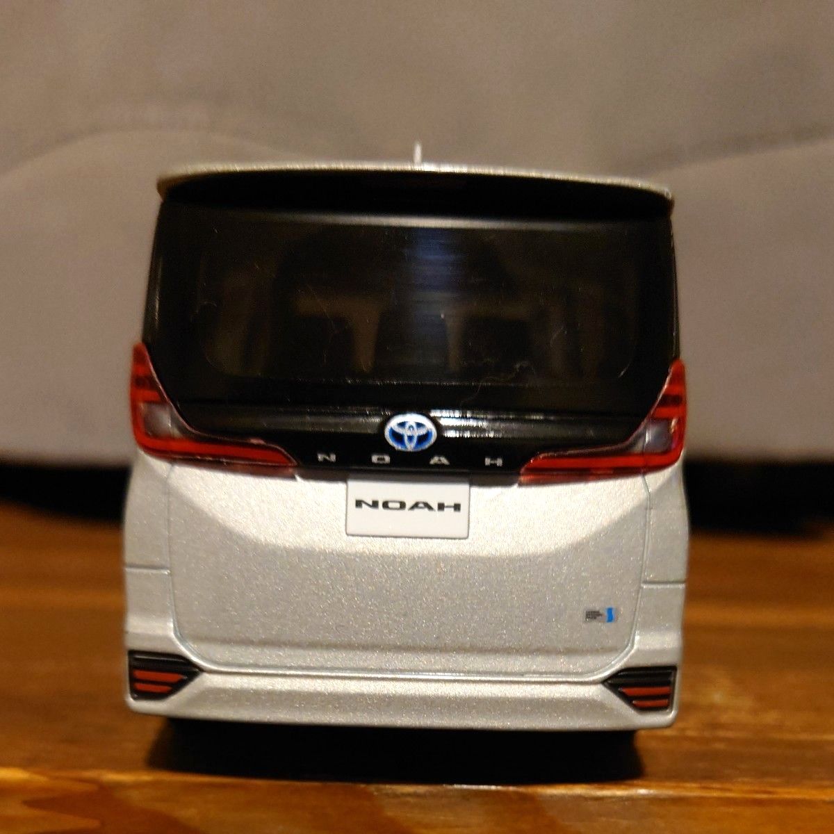 TOYOTA NOAH トヨタノア カラーサンプル ミニカー 4X1 スティール