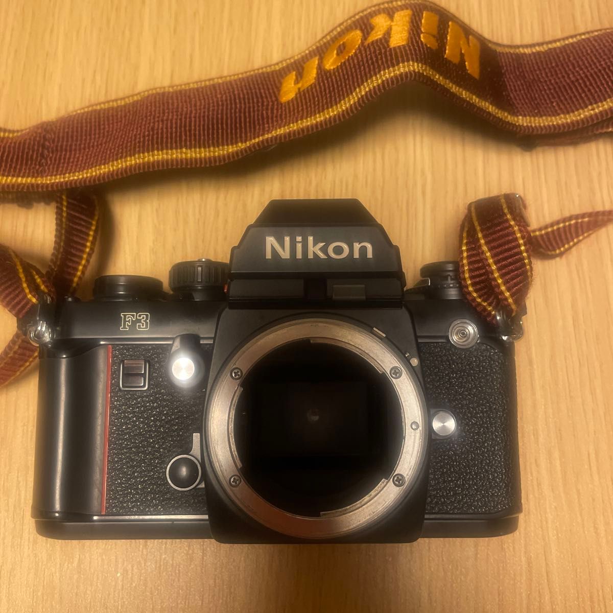 Nikon F3 フィルム一眼レフカメラ ボディ ニコン ストラップ付き