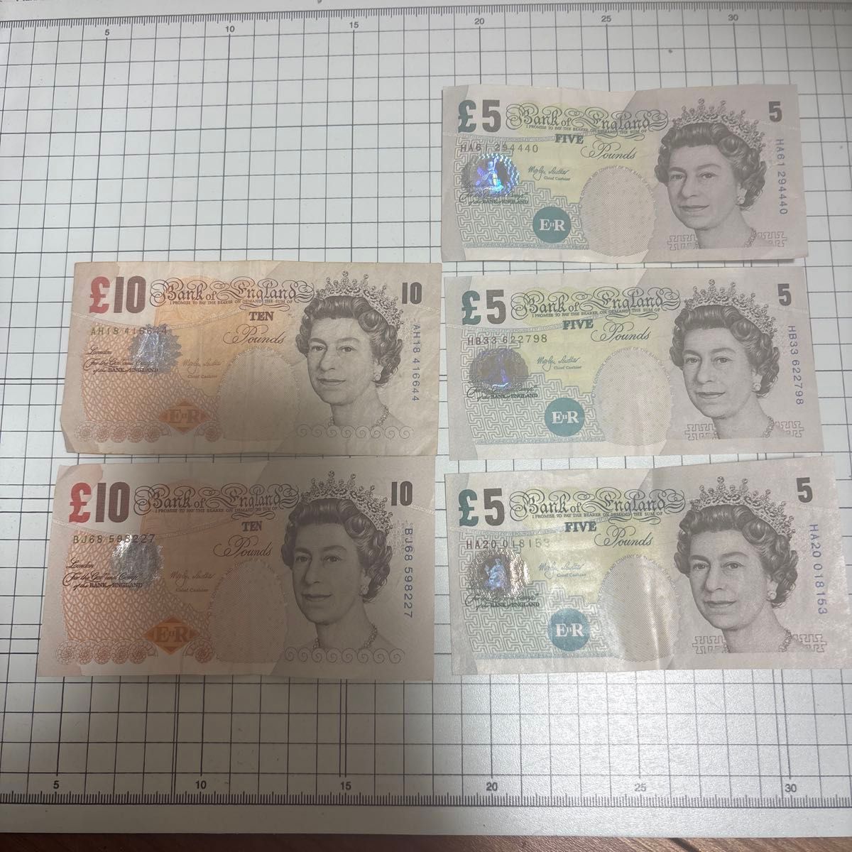 イギリス 旧紙幣 5ポンド 3枚 10ポンド 2枚 エリザベス女王 5枚セット