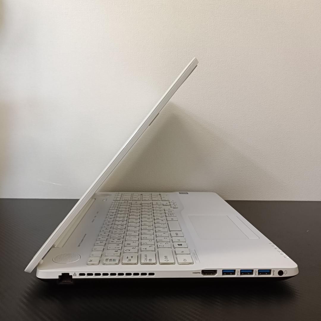 ノートPC Core i7 Windows11 SSD メモリ8GB 富士通 白 オフィス Web