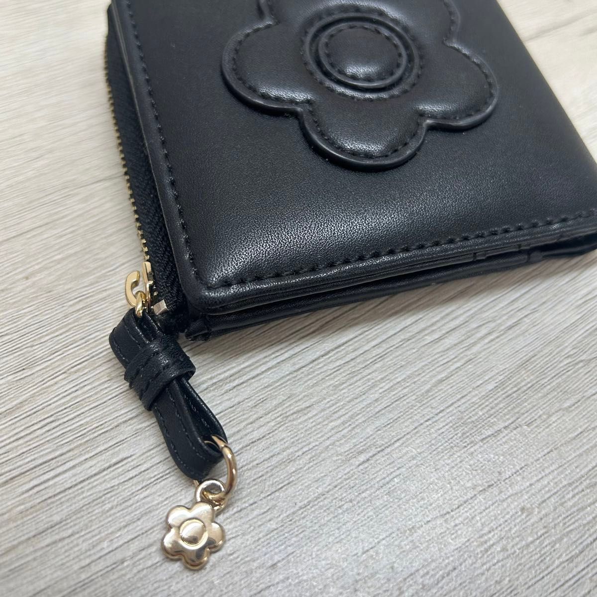 極美品 MARY QUANT マリークワント 二つ折り財布 デイジー 黒｜Yahoo
