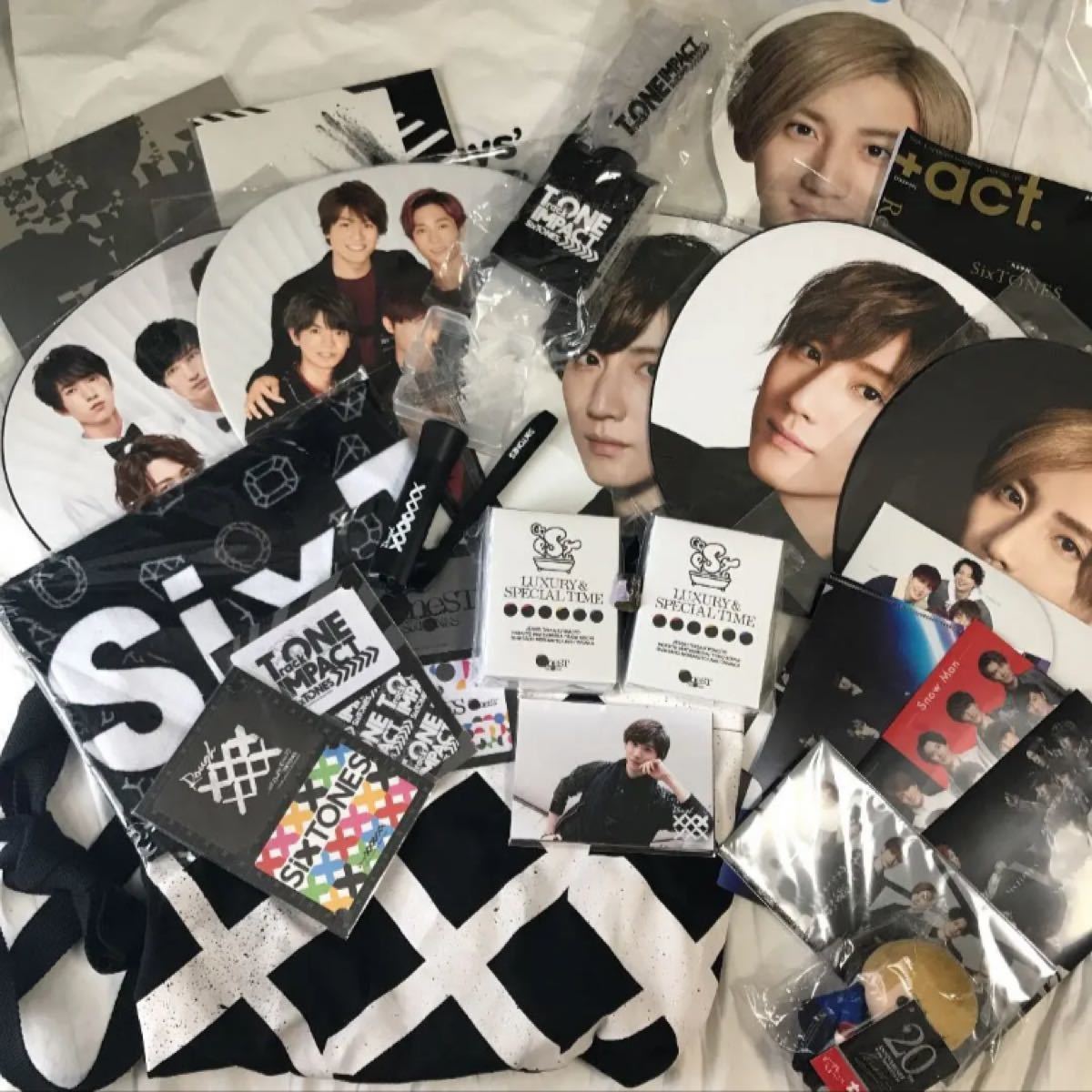 SixTONESグッズ まとめ売り SixTONES グッズ まとめ売り セット